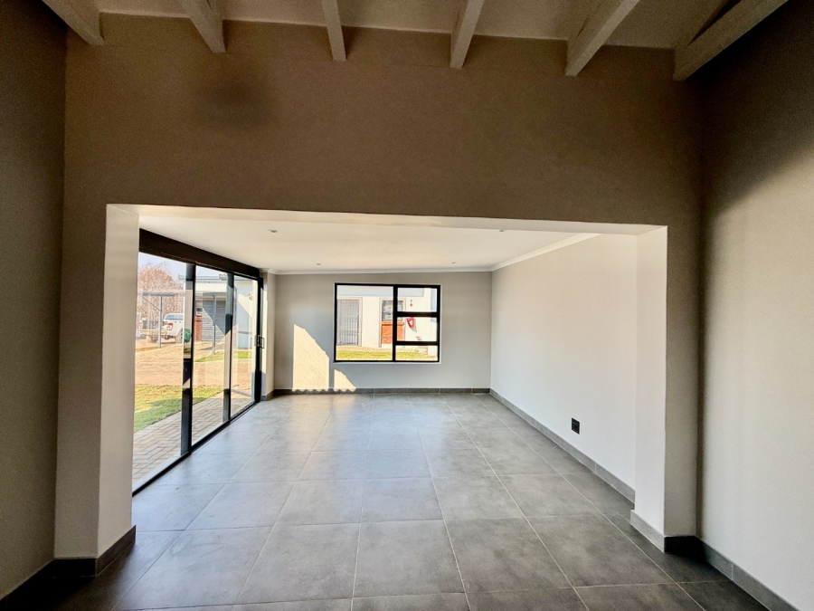 To Let 2 Bedroom Property for Rent in Ifafi North West